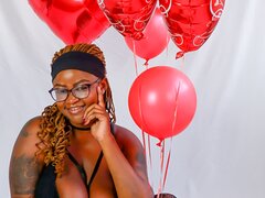 CuteBustyBabes